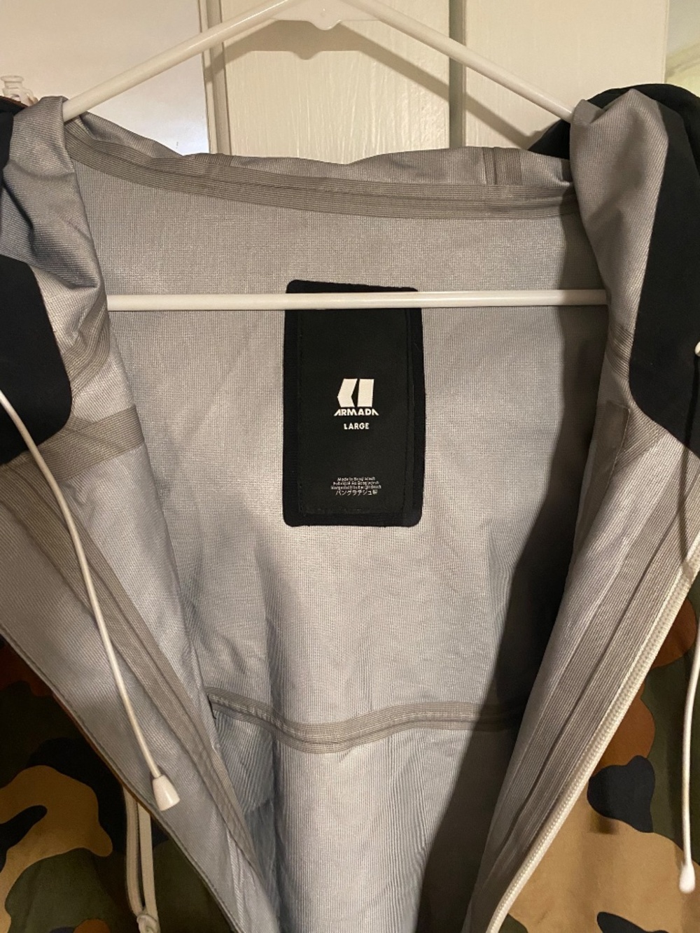 Ski jacket - Picture 3 of 3